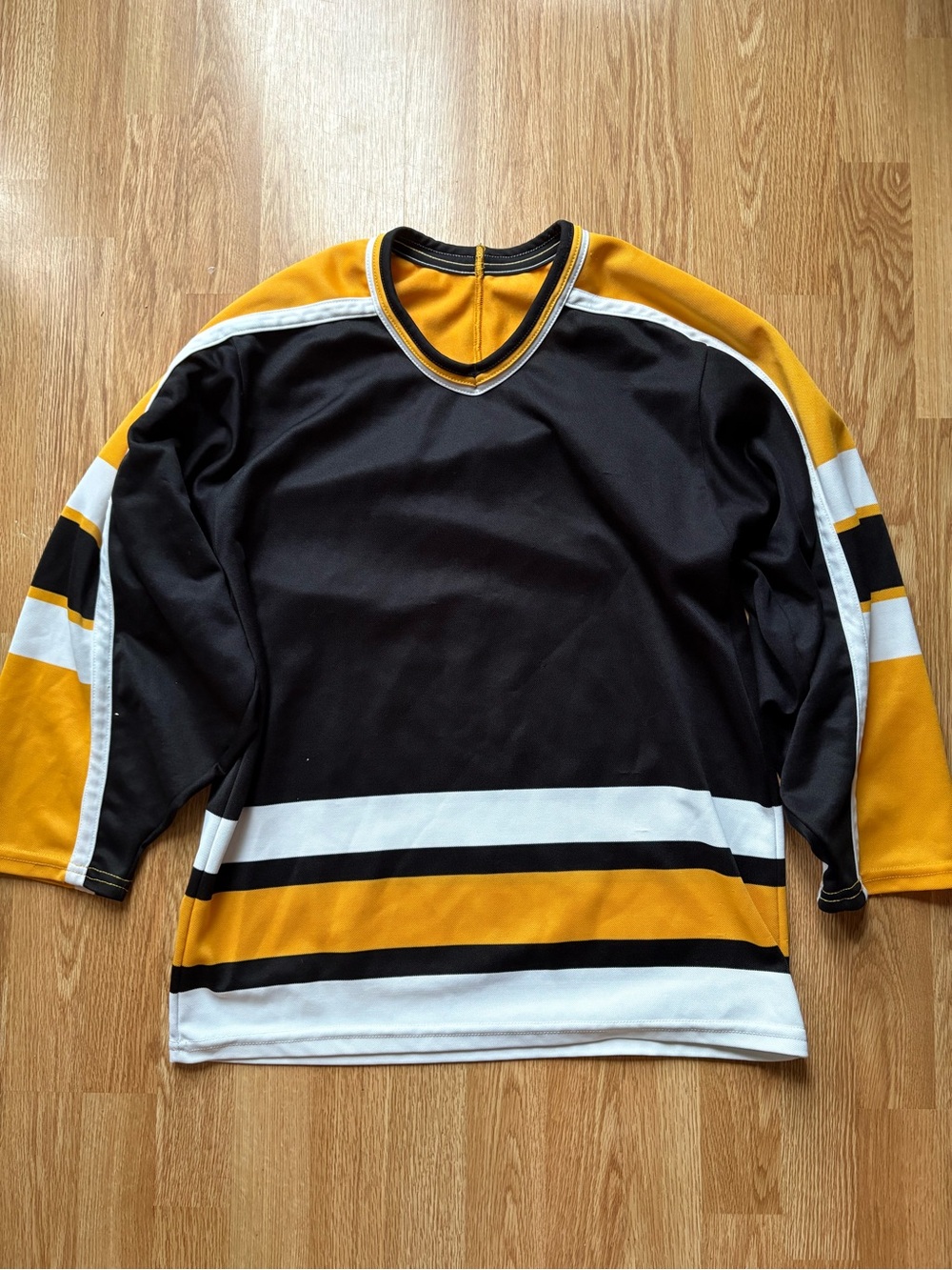 Rare VTG 90s Bauer Men’s size S Boston Bruins nhl hockey blank
